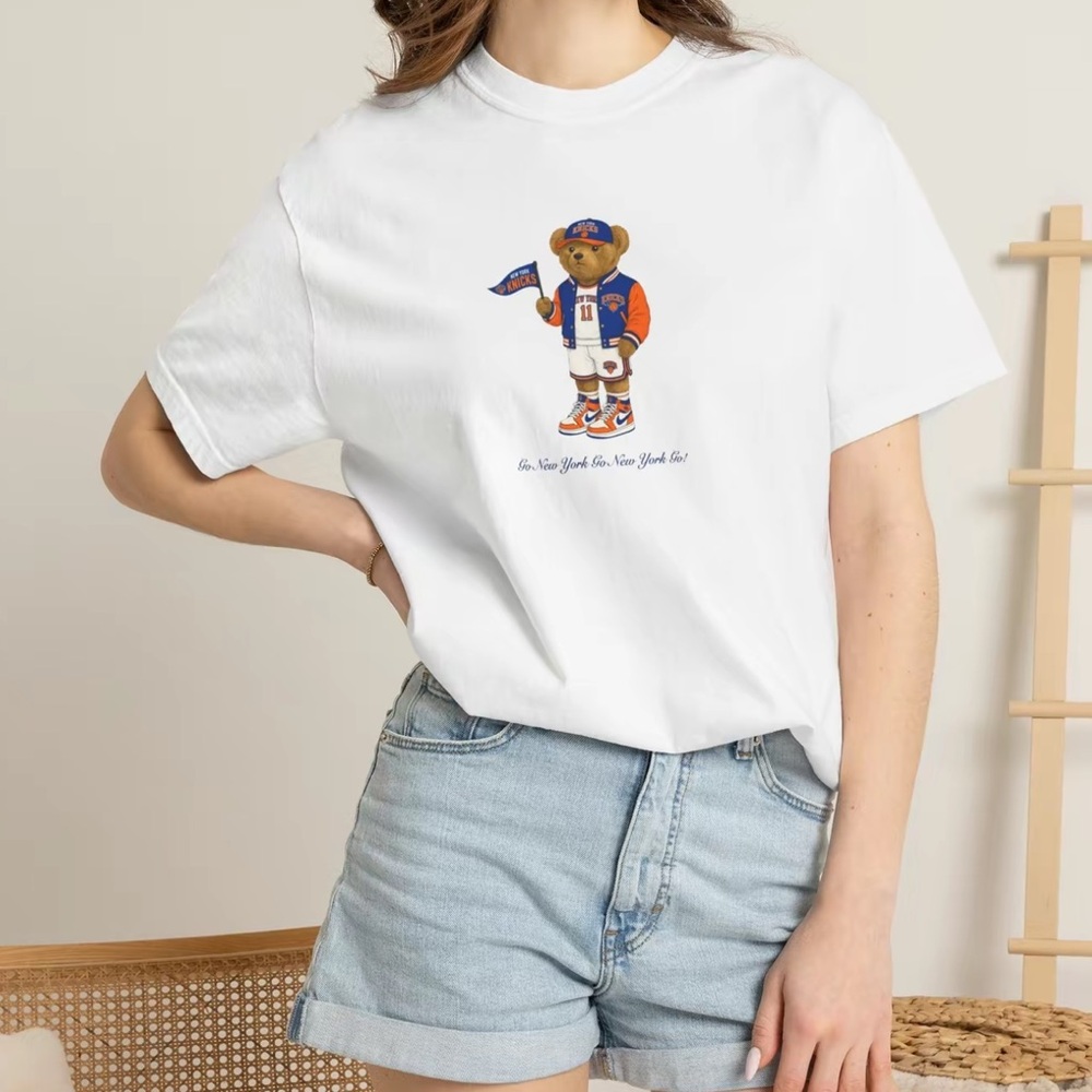 KNICKS NY White Graphic Tee with Bear Sports Print